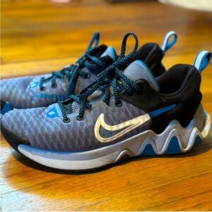 Woman’s Nike Giannis Basketball shoes